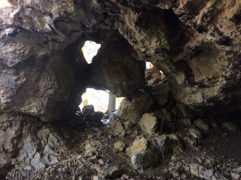 Haben in dieser Höhle Steinzeitmenschen gelebt?